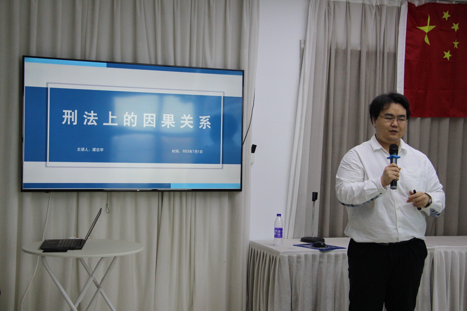 视频封面(1).jpg 视频封面(1).jpg